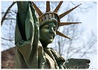 Living Statues Borne